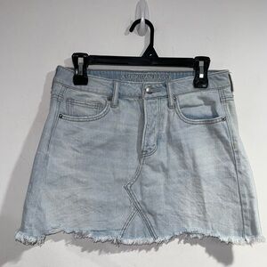 American eagle skirt light denim pockets stretch distressed mini size 4 Jean